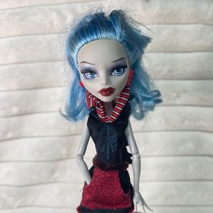 Mattel Monster High Doll Ghoulia Yelps Scaris: City of Frights Doll